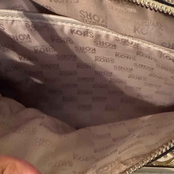 Michael Kors Cream Alexis Pebbled Leather Satchel with Gold Hardware - Picture 5 of 13